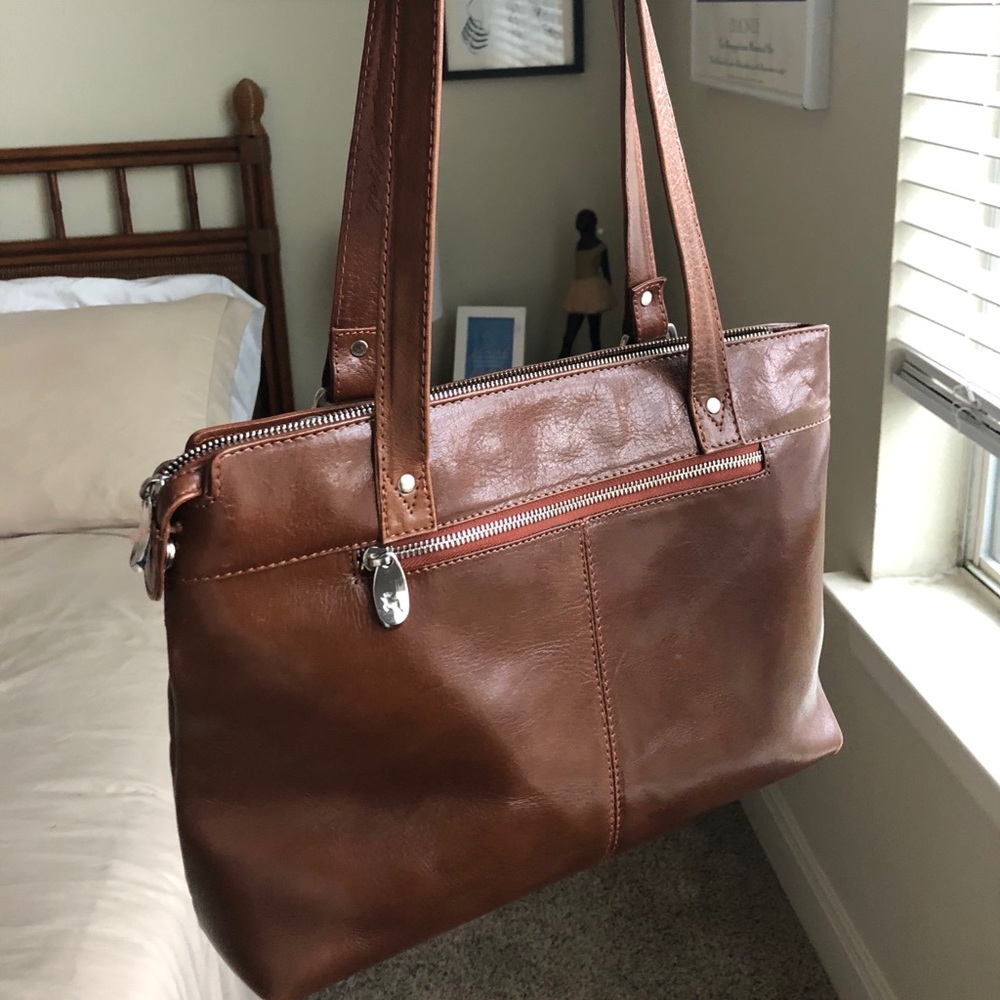 Medium brown tote purse
